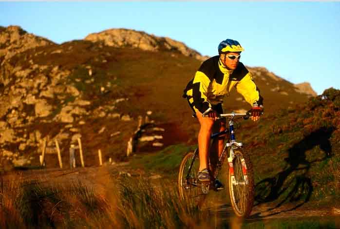 Cycling in Ireland - Bunk Campers - Campervan Hire